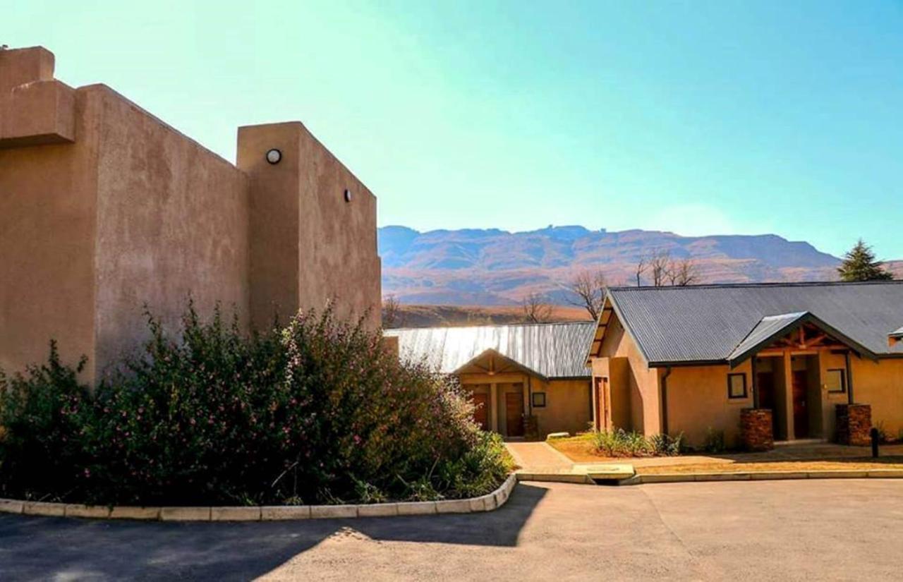 Premier Resort Sani Pass Himeville Exteriör bild